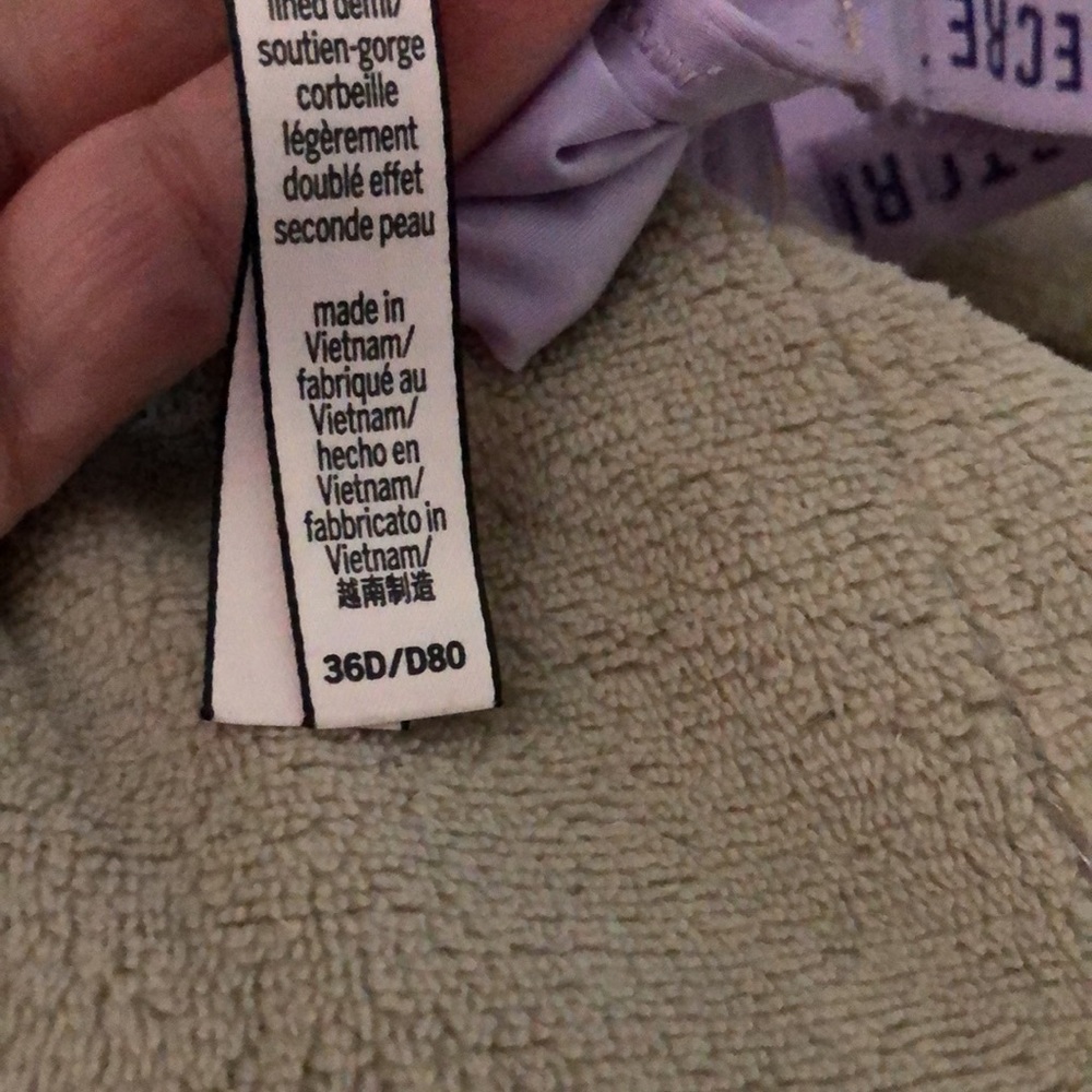 Victoria Secret Bra - Picture 5 of 5